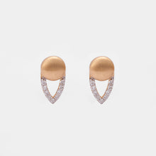 Load image into Gallery viewer, The Interview™ 14K Gold Diamond Stud Earrings
